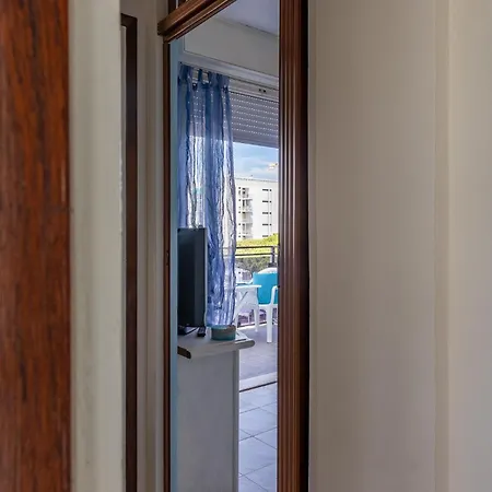 Guesthost - Flat A Due Passi Dalla Llido Degli Estensi