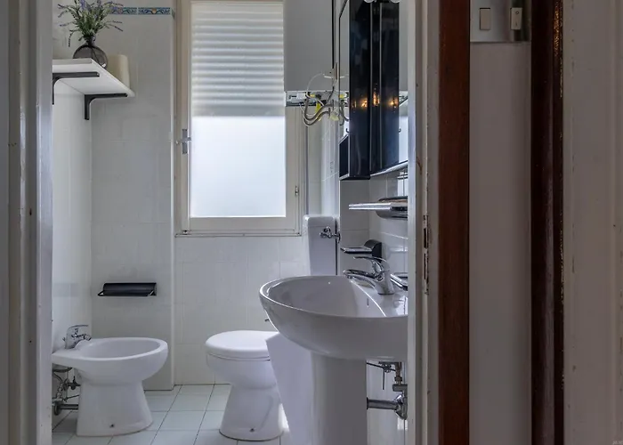 Guesthost - Flat A Due Passi Dalla * Llido Degli Estensi