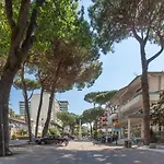 Guesthost - Flat A Due Passi Dalla Apartman Lido degli Estensi