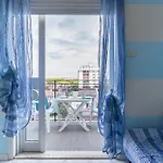 Guesthost - Flat A Due Passi Dalla Lägenhet