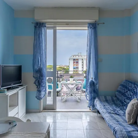 Appartement Flat A Due Passi Dalla Llido Degli Estensi